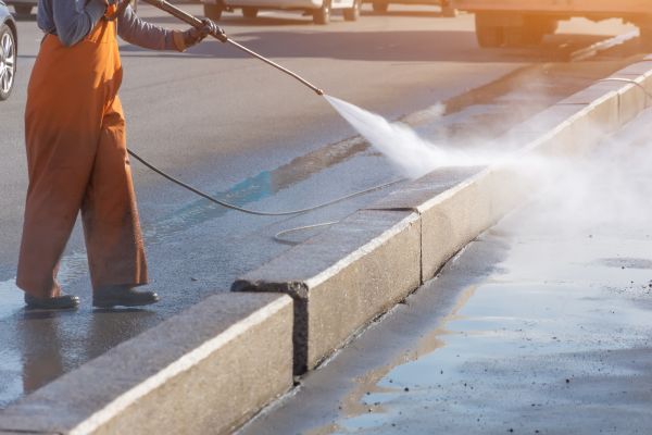Commercial Concrete Cleaning in Bend