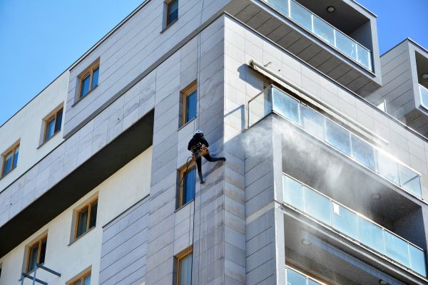 Condo Pressure Washing in Bend