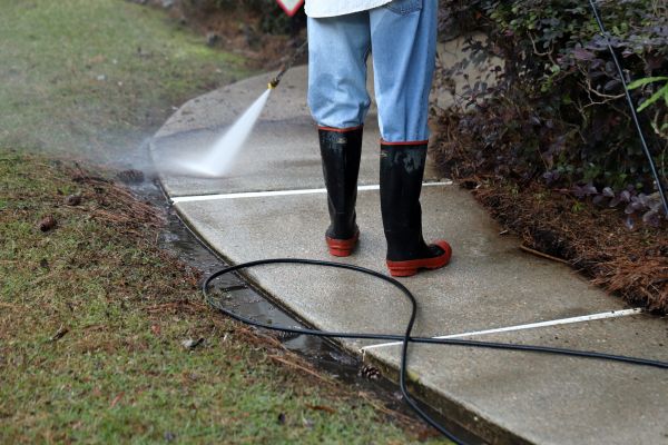 Sidewalk Pressure Cleaning in Bend