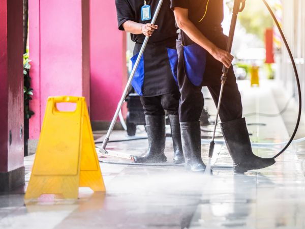 Store Powerwashing in Bend
