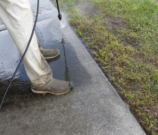 Concrete Slab Powerwashing in Bend